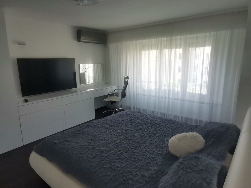 Decebal - adiacent - Metrou Piata Muncii